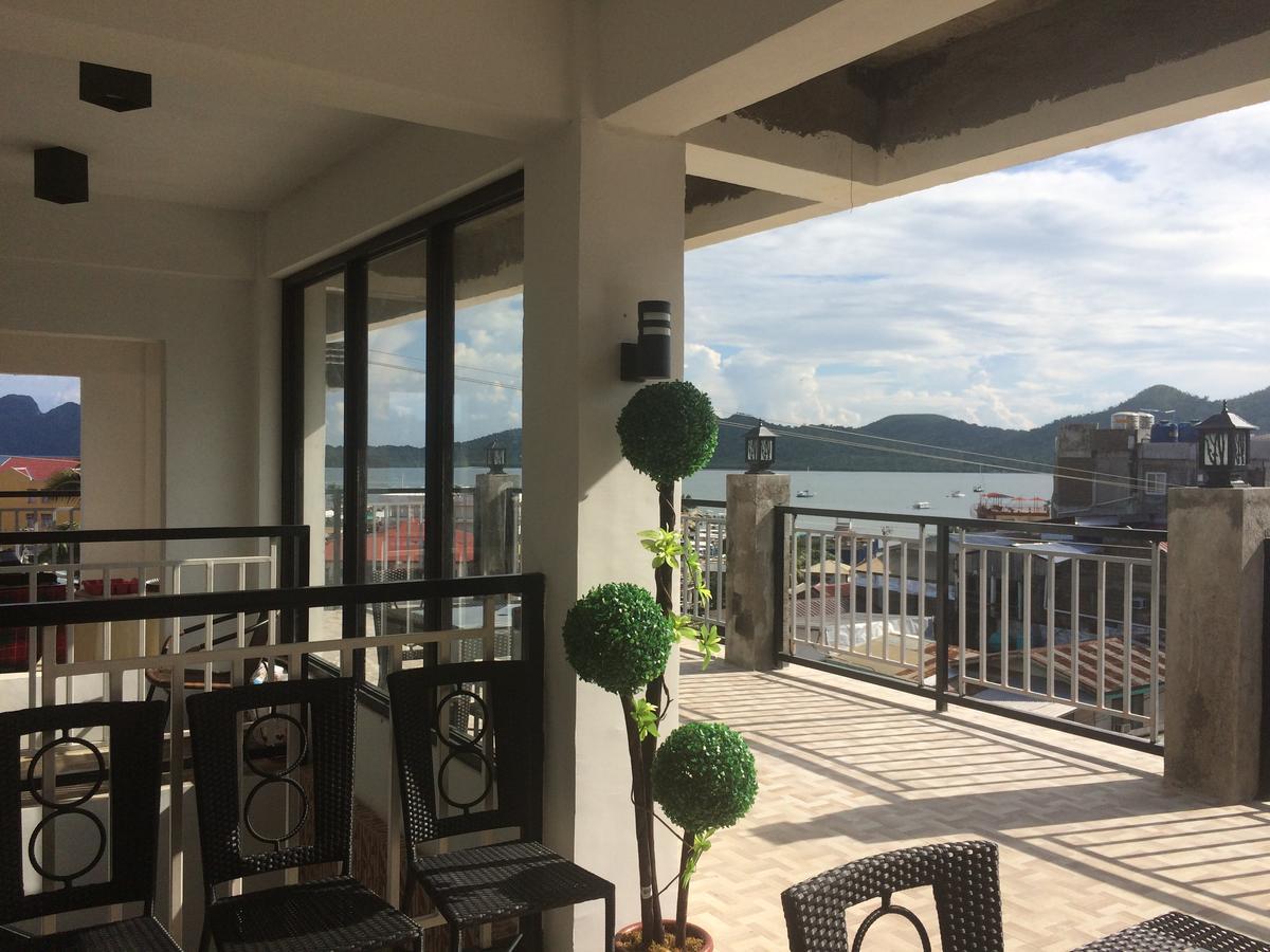 Kent Travellers' Inn Корон Екстериор снимка