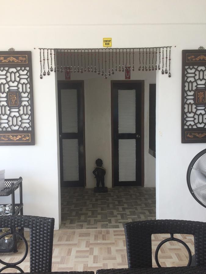Kent Travellers' Inn Корон Екстериор снимка